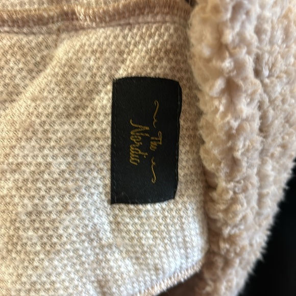 STS Ranchwear Tan Sherpa Vest with Blue Accents - Picture 2 of 8